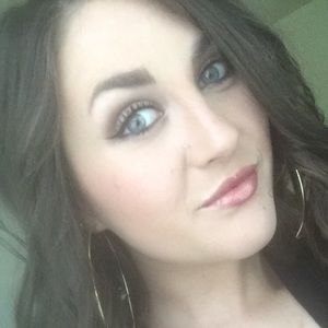 Meet your Posher, Delaney